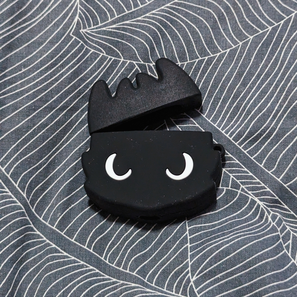 Toothless Airpod Case